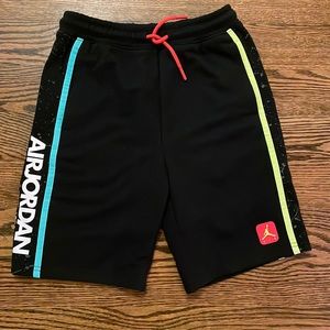 NWT NIKE Boys Future Of Flight Shorts Black 957418 023 - medium